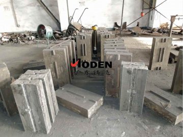 面對(duì)板錘問(wèn)題鑄造廠家應(yīng)該怎么解決？